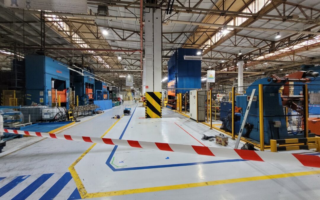 Hala produkcyjna (prasy hydrauliczne – tłocznia)